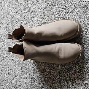 Boots! Women size 7, worn twice, only indoors.